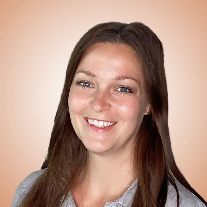 Mitarbeiterin Lisa Herrmann von American Chiro Care Bonn Mitarbeiterin Lisa Herrmann von American Chiro Care Bonn