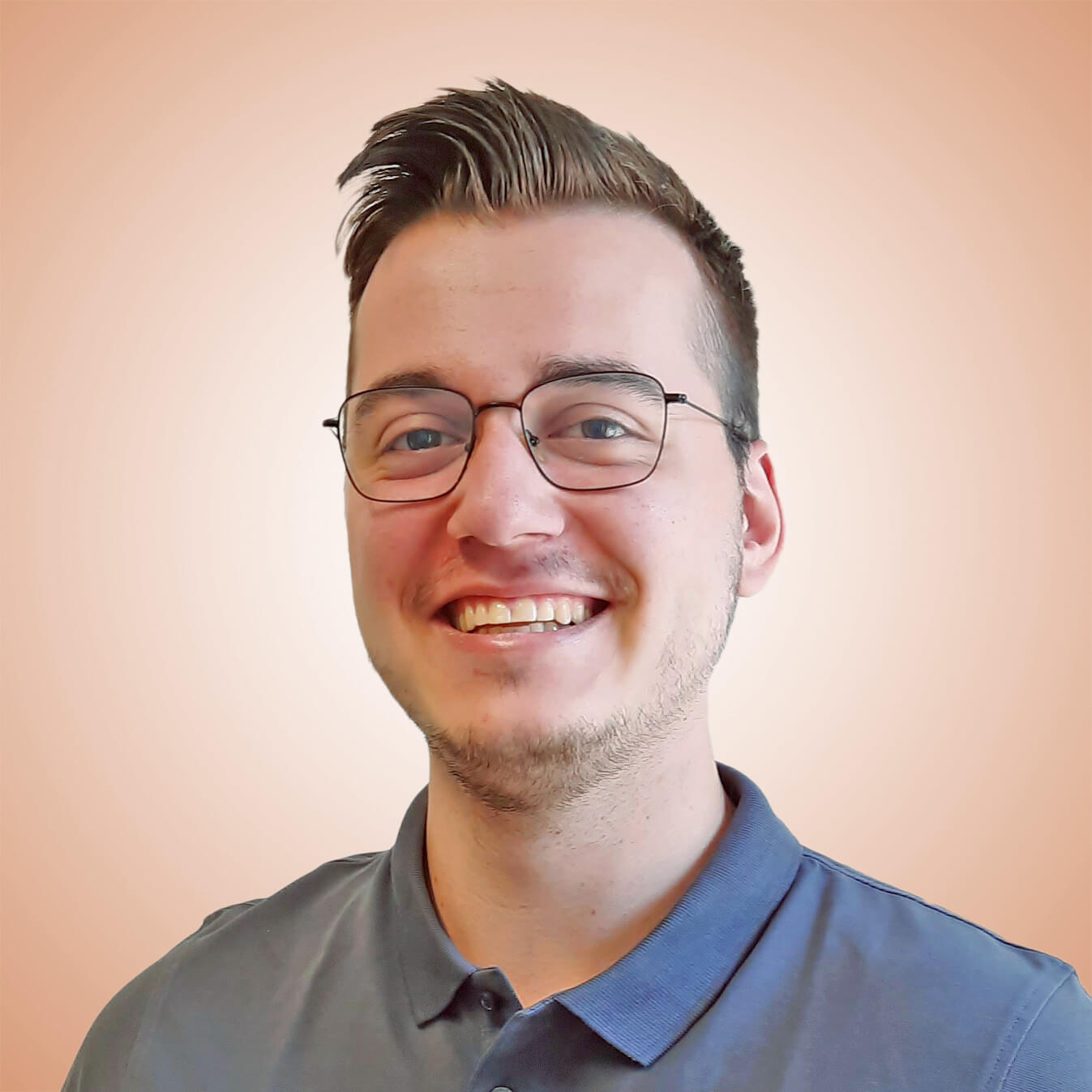 Mitarbeiter Marc Schroeter von American Chiro Care Bonn Mitarbeiter Marc Schroeter von American Chiro Care Bonn